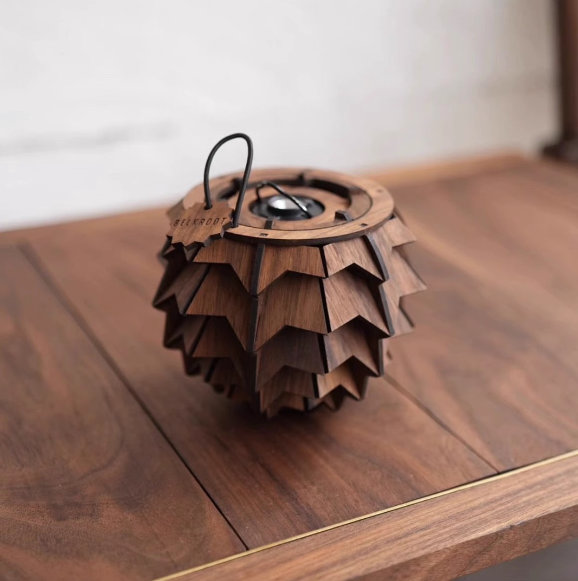 Outdoor Lighting Black - GOALZERO โป๊ะโคมโคนสนวอลนัทสีดําสําหรับไฟตั้งแคมป์กลางแจ้ง goalzero